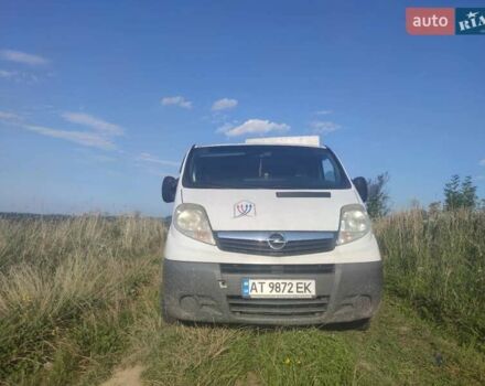 Белый Опель Виваро, объемом двигателя 2.5 л и пробегом 3 тыс. км за 6800 $, фото 3 на Automoto.ua