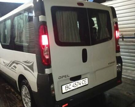 Белый Опель Виваро, объемом двигателя 2 л и пробегом 262 тыс. км за 8500 $, фото 6 на Automoto.ua