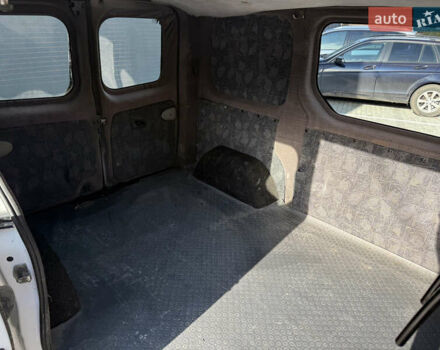 Белый Опель Виваро, объемом двигателя 2 л и пробегом 330 тыс. км за 5999 $, фото 16 на Automoto.ua