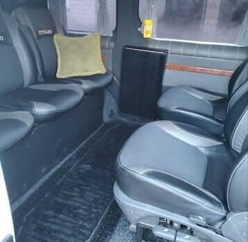 Білий Опель Віваро, об'ємом двигуна 2.46 л та пробігом 260 тис. км за 8500 $, фото 2 на Automoto.ua