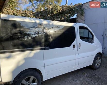 Білий Опель Віваро, об'ємом двигуна 2.46 л та пробігом 260 тис. км за 8500 $, фото 5 на Automoto.ua