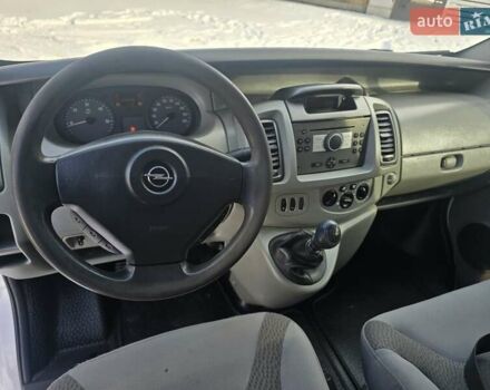 Белый Опель Виваро, объемом двигателя 2 л и пробегом 298 тыс. км за 8500 $, фото 4 на Automoto.ua