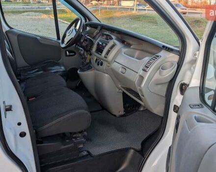 Білий Опель Віваро, об'ємом двигуна 2 л та пробігом 436 тис. км за 8700 $, фото 5 на Automoto.ua