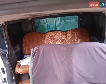 Білий Опель Віваро, об'ємом двигуна 2 л та пробігом 280 тис. км за 9000 $, фото 12 на Automoto.ua