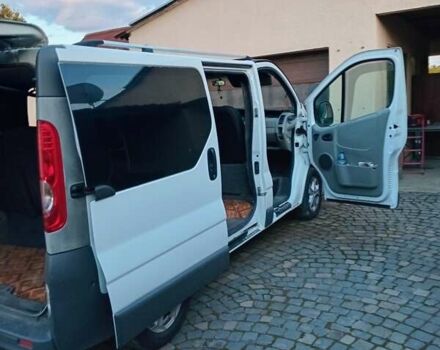 Білий Опель Віваро, об'ємом двигуна 2 л та пробігом 280 тис. км за 9000 $, фото 6 на Automoto.ua