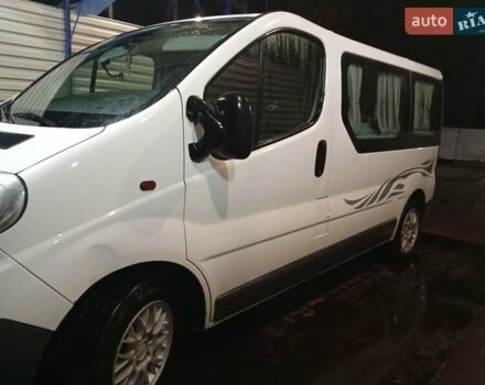 Белый Опель Виваро, объемом двигателя 2 л и пробегом 262 тыс. км за 8500 $, фото 7 на Automoto.ua