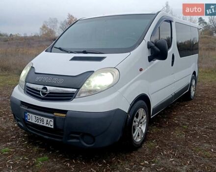 Білий Опель Віваро, об'ємом двигуна 2 л та пробігом 307 тис. км за 9300 $, фото 1 на Automoto.ua