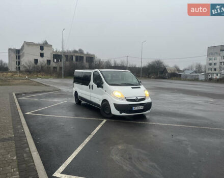 Білий Опель Віваро, об'ємом двигуна 2 л та пробігом 340 тис. км за 8300 $, фото 9 на Automoto.ua