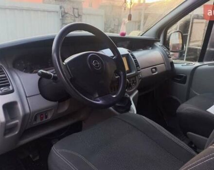 Белый Опель Виваро, объемом двигателя 2 л и пробегом 260 тыс. км за 8500 $, фото 4 на Automoto.ua