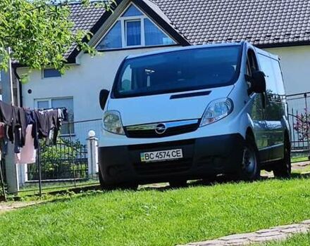 Белый Опель Виваро, объемом двигателя 2 л и пробегом 262 тыс. км за 8500 $, фото 5 на Automoto.ua