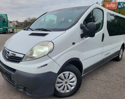 Белый Опель Виваро, объемом двигателя 2 л и пробегом 248 тыс. км за 9500 $, фото 1 на Automoto.ua