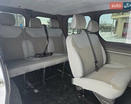 Белый Опель Виваро, объемом двигателя 2 л и пробегом 298 тыс. км за 8500 $, фото 10 на Automoto.ua