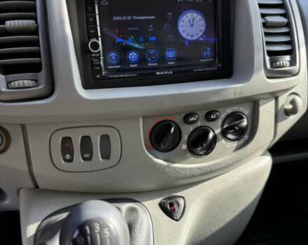 Белый Опель Виваро, объемом двигателя 2 л и пробегом 330 тыс. км за 5999 $, фото 24 на Automoto.ua