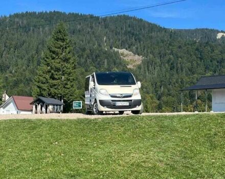 Белый Опель Виваро, объемом двигателя 2 л и пробегом 394 тыс. км за 9300 $, фото 4 на Automoto.ua