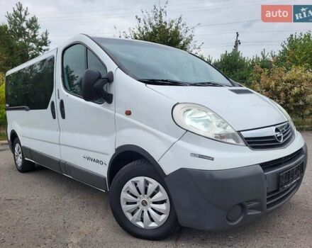 Белый Опель Виваро, объемом двигателя 2 л и пробегом 248 тыс. км за 9500 $, фото 6 на Automoto.ua