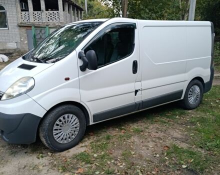 Білий Опель Віваро, об'ємом двигуна 2 л та пробігом 327 тис. км за 8500 $, фото 1 на Automoto.ua