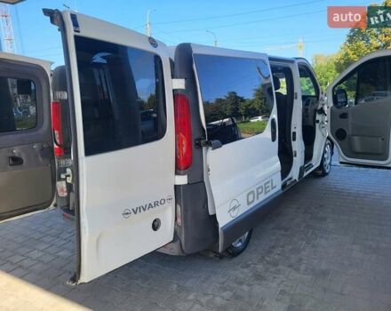 Белый Опель Виваро, объемом двигателя 2.5 л и пробегом 238 тыс. км за 8800 $, фото 46 на Automoto.ua