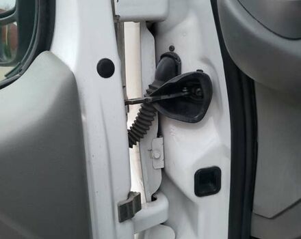 Белый Опель Виваро, объемом двигателя 2 л и пробегом 248 тыс. км за 9500 $, фото 74 на Automoto.ua