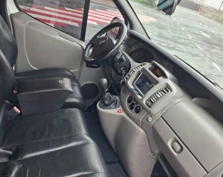 Білий Опель Віваро, об'ємом двигуна 2 л та пробігом 302 тис. км за 8500 $, фото 5 на Automoto.ua