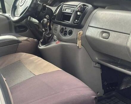 Белый Опель Виваро, объемом двигателя 2 л и пробегом 266 тыс. км за 9500 $, фото 13 на Automoto.ua