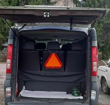 Белый Опель Виваро, объемом двигателя 2.46 л и пробегом 260 тыс. км за 10200 $, фото 4 на Automoto.ua