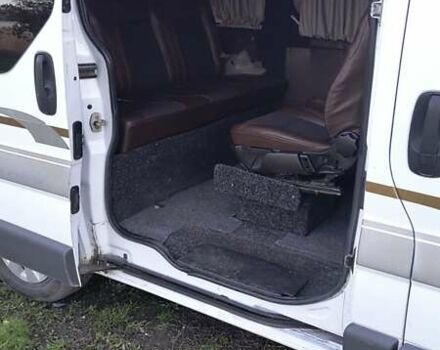 Белый Опель Виваро, объемом двигателя 2.02 л и пробегом 350 тыс. км за 7500 $, фото 10 на Automoto.ua