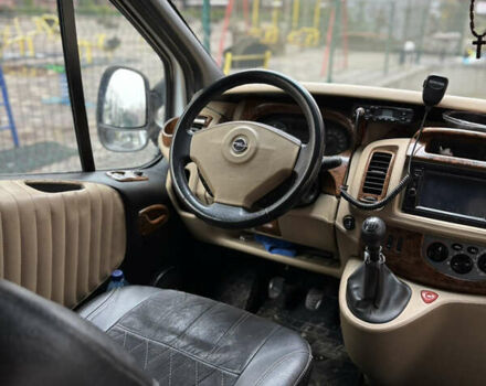 Белый Опель Виваро, объемом двигателя 2.46 л и пробегом 300 тыс. км за 10500 $, фото 5 на Automoto.ua