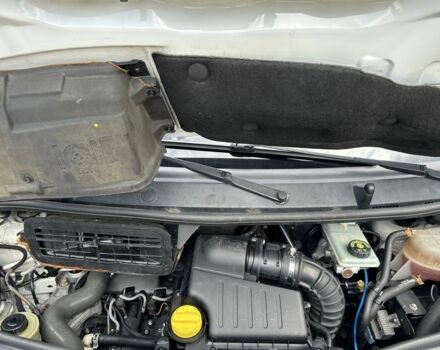 Белый Опель Виваро, объемом двигателя 2.5 л и пробегом 290 тыс. км за 10100 $, фото 13 на Automoto.ua