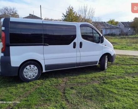 Белый Опель Виваро, объемом двигателя 2.02 л и пробегом 350 тыс. км за 7500 $, фото 3 на Automoto.ua