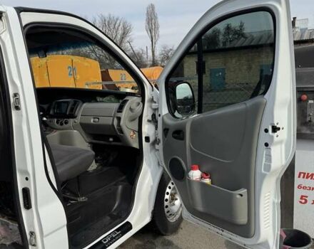 Білий Опель Віваро, об'ємом двигуна 2 л та пробігом 352 тис. км за 7400 $, фото 8 на Automoto.ua