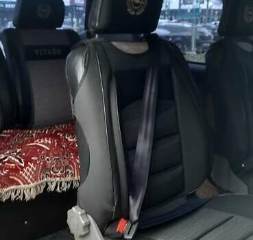 Белый Опель Виваро, объемом двигателя 2.46 л и пробегом 260 тыс. км за 10200 $, фото 5 на Automoto.ua