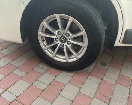 Белый Опель Виваро, объемом двигателя 2 л и пробегом 324 тыс. км за 10999 $, фото 10 на Automoto.ua