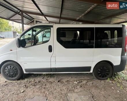 Белый Опель Виваро, объемом двигателя 2 л и пробегом 345 тыс. км за 8500 $, фото 4 на Automoto.ua