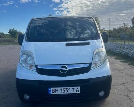 Белый Опель Виваро, объемом двигателя 2 л и пробегом 325 тыс. км за 10800 $, фото 3 на Automoto.ua