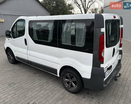 Белый Опель Виваро, объемом двигателя 2 л и пробегом 242 тыс. км за 8200 $, фото 7 на Automoto.ua