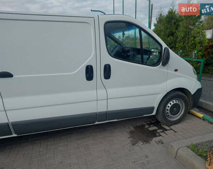 Белый Опель Виваро, объемом двигателя 2 л и пробегом 430 тыс. км за 7900 $, фото 2 на Automoto.ua