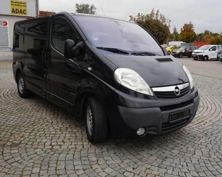 Белый Опель Виваро, объемом двигателя 2.5 л и пробегом 257 тыс. км за 3000 $, фото 2 на Automoto.ua