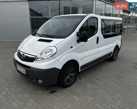 Белый Опель Виваро, объемом двигателя 2 л и пробегом 242 тыс. км за 8200 $, фото 3 на Automoto.ua