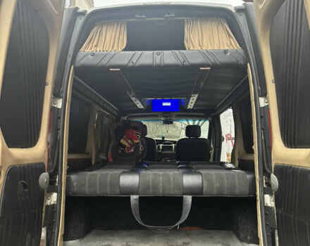 Белый Опель Виваро, объемом двигателя 2.46 л и пробегом 250 тыс. км за 8500 $, фото 4 на Automoto.ua