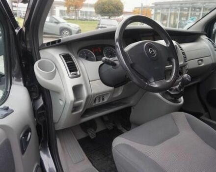 Белый Опель Виваро, объемом двигателя 2.5 л и пробегом 257 тыс. км за 3000 $, фото 7 на Automoto.ua