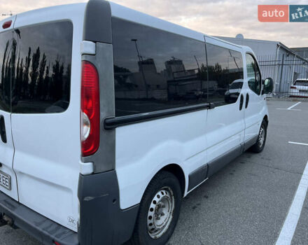 Белый Опель Виваро, объемом двигателя 2 л и пробегом 385 тыс. км за 11900 $, фото 3 на Automoto.ua