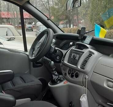 Белый Опель Виваро, объемом двигателя 2.46 л и пробегом 260 тыс. км за 10200 $, фото 6 на Automoto.ua