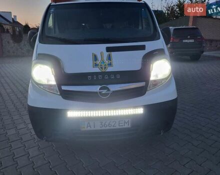Белый Опель Виваро, объемом двигателя 2 л и пробегом 315 тыс. км за 11600 $, фото 6 на Automoto.ua