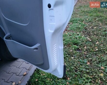 Белый Опель Виваро, объемом двигателя 2 л и пробегом 315 тыс. км за 11600 $, фото 132 на Automoto.ua