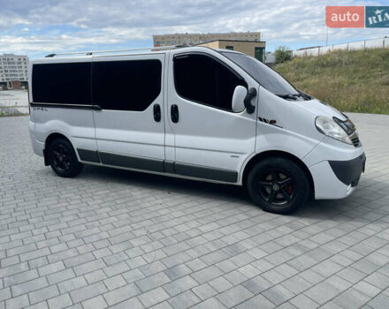 Білий Опель Віваро, об'ємом двигуна 2 л та пробігом 316 тис. км за 11999 $, фото 5 на Automoto.ua
