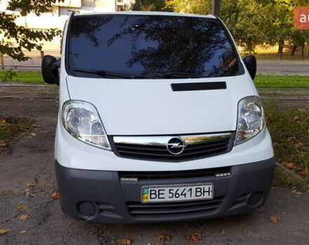 Белый Опель Виваро, объемом двигателя 2 л и пробегом 380 тыс. км за 9300 $, фото 1 на Automoto.ua