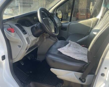 Білий Опель Віваро, об'ємом двигуна 2 л та пробігом 360 тис. км за 10500 $, фото 2 на Automoto.ua