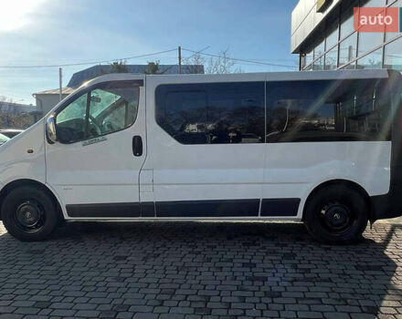 Белый Опель Виваро, объемом двигателя 2.46 л и пробегом 263 тыс. км за 12800 $, фото 3 на Automoto.ua