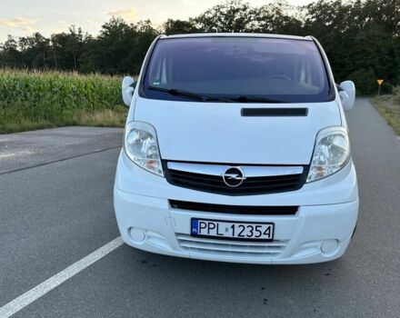 Белый Опель Виваро, объемом двигателя 2 л и пробегом 230 тыс. км за 7200 $, фото 2 на Automoto.ua