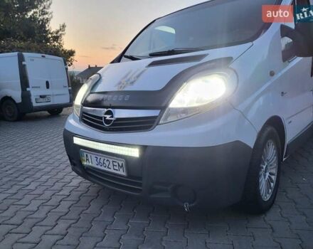 Белый Опель Виваро, объемом двигателя 2 л и пробегом 315 тыс. км за 11600 $, фото 8 на Automoto.ua